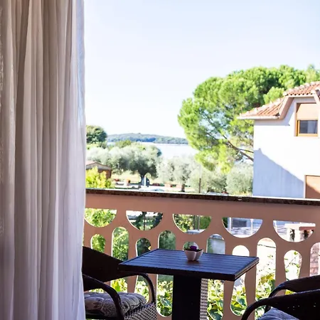 Appartement In Mit Grill- Garten Und Terrasse By Interhome *